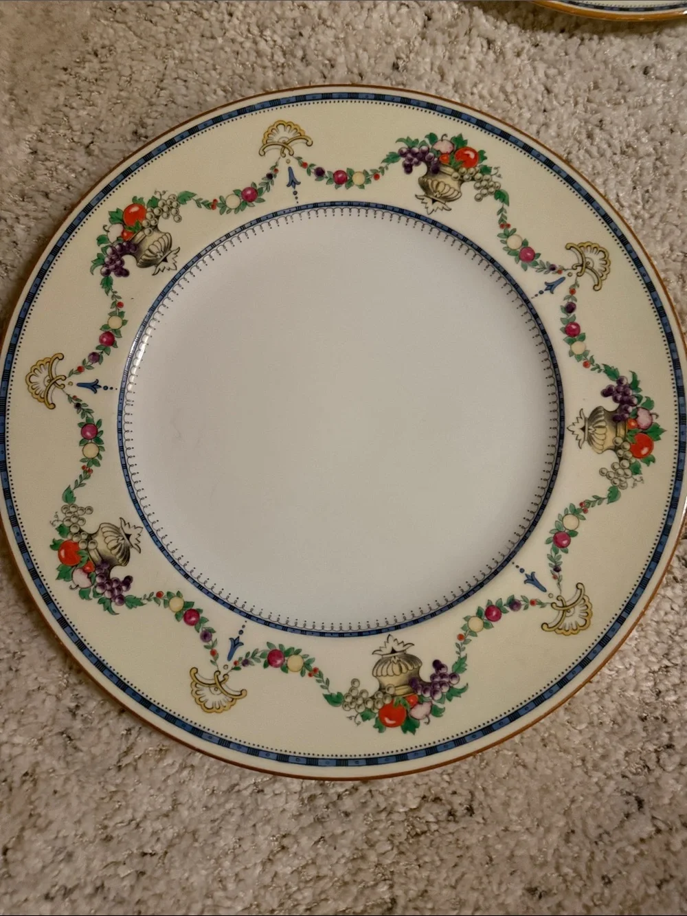 N/A elegant cream